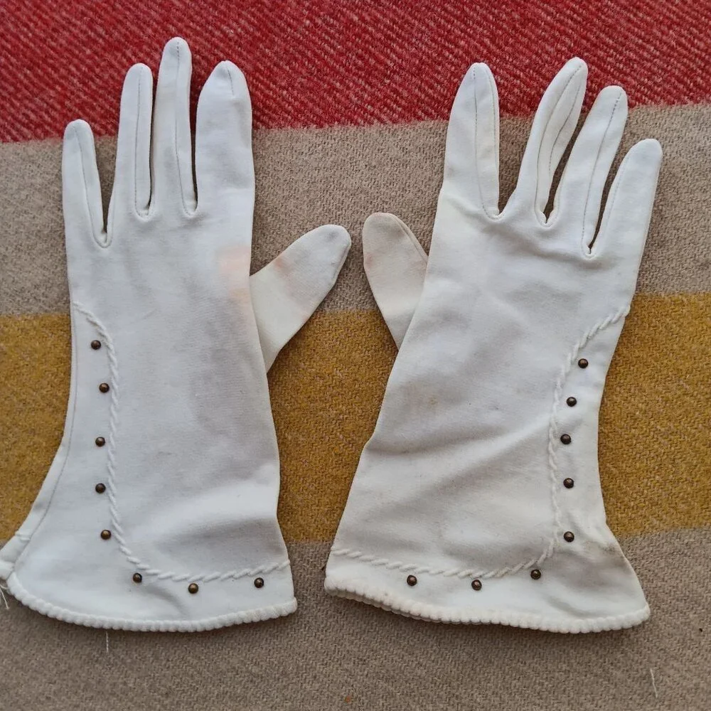 Vintage White CLoth 1960's Studded Gloves With Rivet Detail Womens Size 6.5